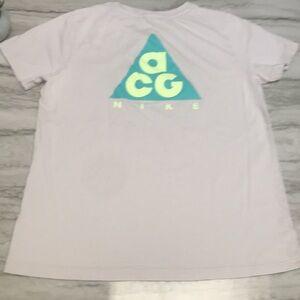 Nike ACG women’s cream graphic T-shirt size L